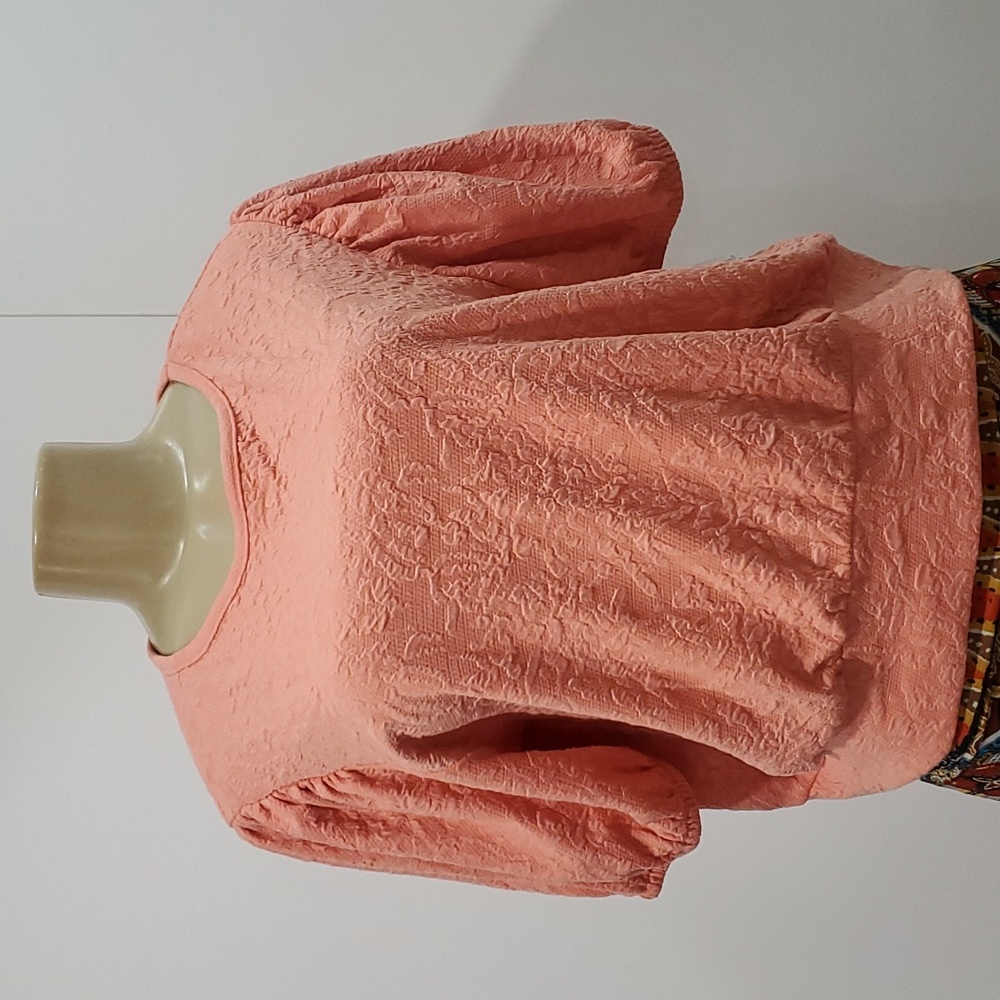 Blouse strecht peek boo back